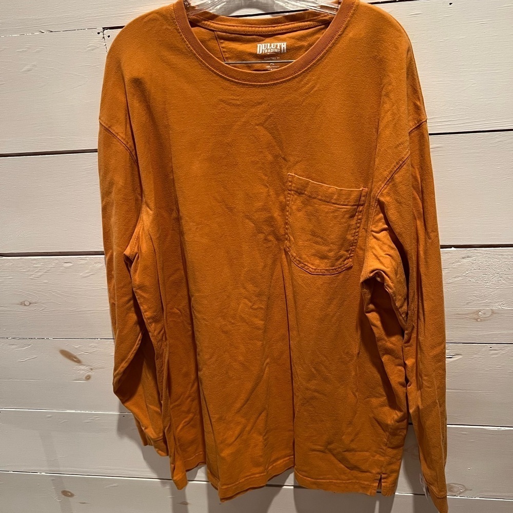 Duluth Trading Co Men's Orange Long Sleeve LongTail Tee Shirt, size XL, GUC
